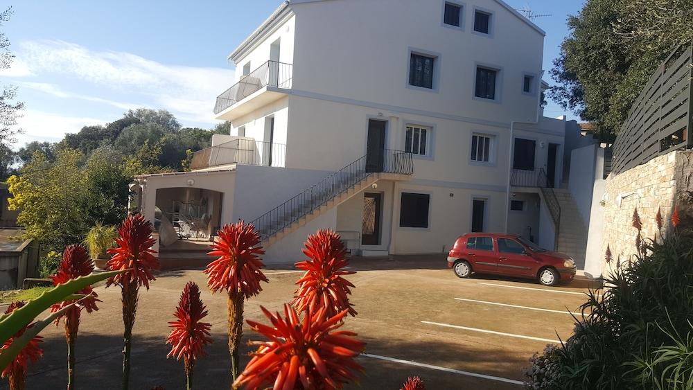 Corsica Hostel Porto-Vecchio, Partie Dortoirs Exterior foto
